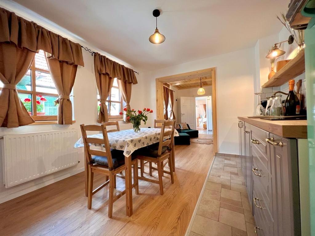 Victoria Gasthaus Rasnov - Charming Vacation House In Rasnov Buitenkant foto